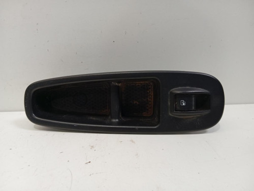  MANDO ELEVALUNAS DELANTERO DERECHO FIAT 500L (330) 