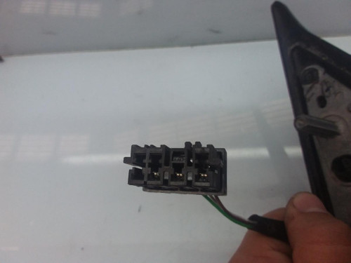 RETROVISOR IZQUIERDO 