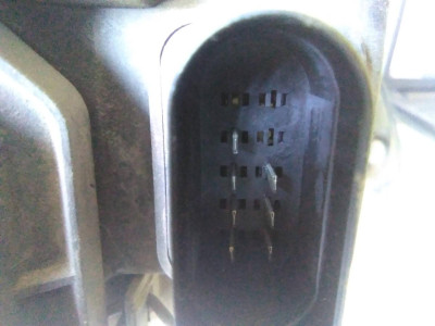 FARO IZQUIERDO, Ford, FOCUS BERLINA (CAK)