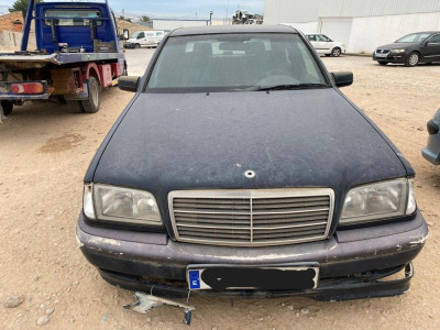 MERCEDES-BENZ CLASE C (BM 202) BERLINA