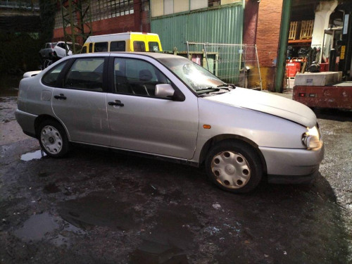  SEAT CORDOBA BERLINA (6K2) 