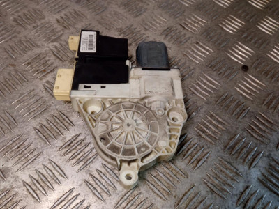 MOTOR ELEVALUNAS DELANTERO IZQUIERDO