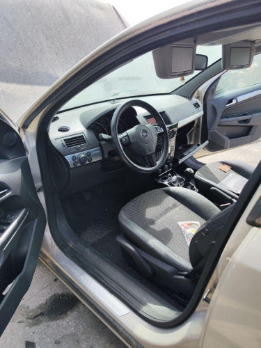 OPEL ASTRA H BERLINA — автомобиль-донор на запчасти 