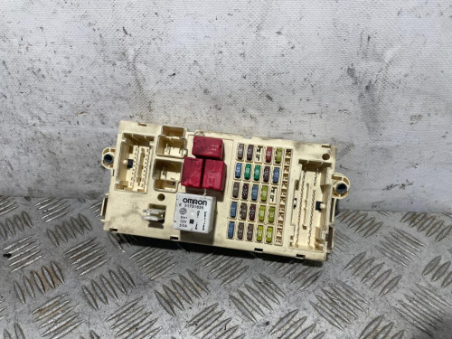 CAJA RELES / FUSIBLES 