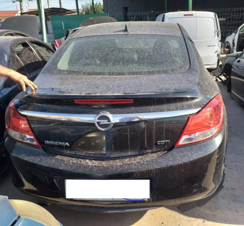  OPEL INSIGNIA BERLINA 
