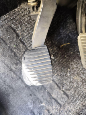 PEDAL EMBRAGUE