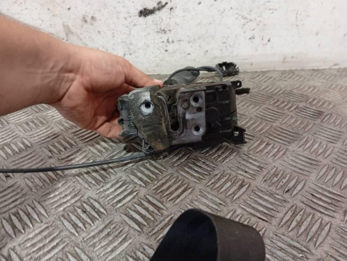 CERRADURA PUERTA DELANTERA IZQUIERDA 
