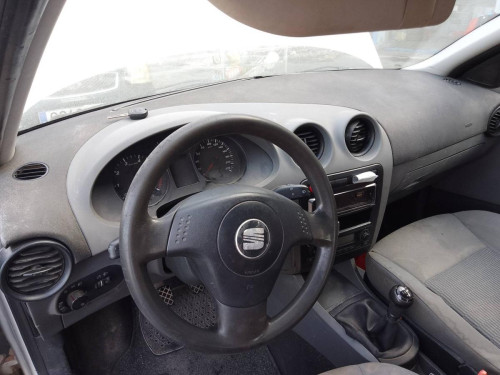 SEAT IBIZA (6L1) — vehículo donante para recambios 