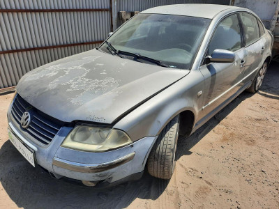 VOLKSWAGEN PASSAT BERLINA (3B3)