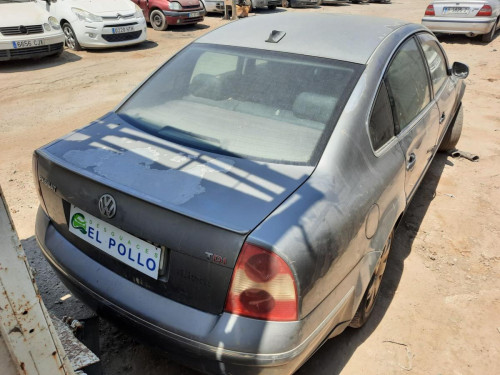 VOLKSWAGEN PASSAT BERLINA (3B3) 