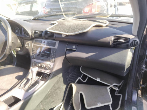  GUANTERA MERCEDES-BENZ CLASE C (BM 203) BERLINA 
