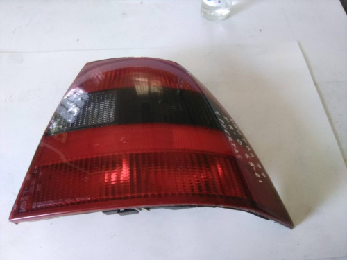  PILOTO TRASERO DERECHO Opel VECTRA B BERLINA 