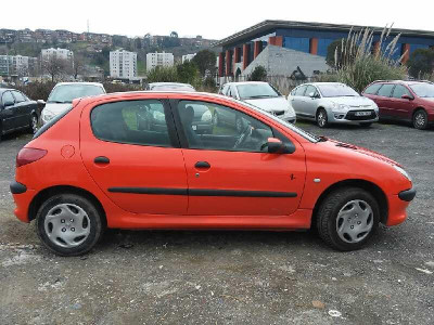 PEUGEOT 206