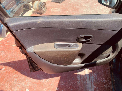 RENAULT CLIO III GRANDTOUR — vehículo donante para recambios 