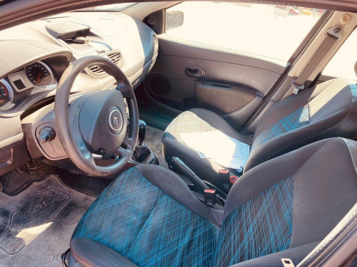 RENAULT CLIO III GRANDTOUR — vehículo donante para recambios 