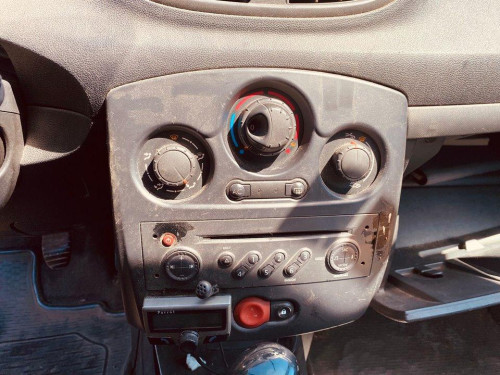 RENAULT CLIO III GRANDTOUR — vehículo donante para recambios 