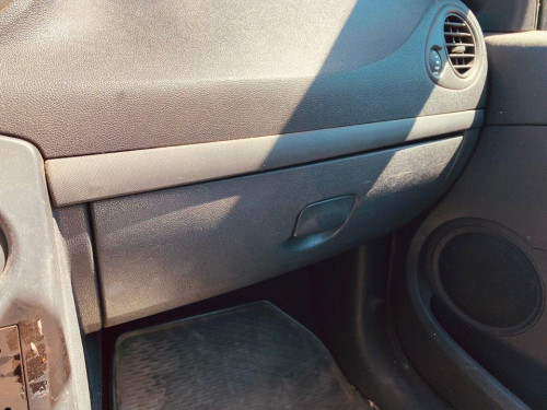 RENAULT CLIO III GRANDTOUR — vehículo donante para recambios 