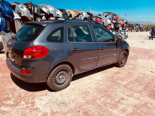 RENAULT CLIO III GRANDTOUR — vehículo donante para recambios 