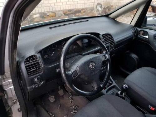 OPEL ZAFIRA A — vehículo donante para recambios 