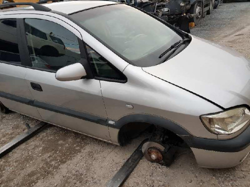 OPEL ZAFIRA A — vehículo donante para recambios 