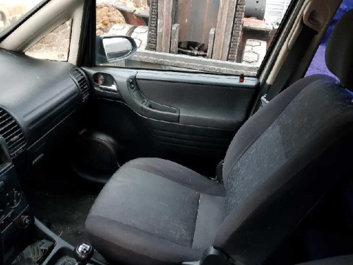 OPEL ZAFIRA A — vehículo donante para recambios 