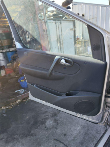 GUARNECIDO PUERTA DELANTERA IZQUIERDA Mercedes-Benz VANEO (BM 414) COMPACT VAN 
