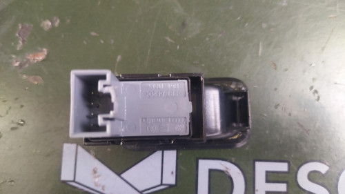 MANDO ELEVALUNAS TRASERO DERECHO Volkswagen POLO V (6C1) 