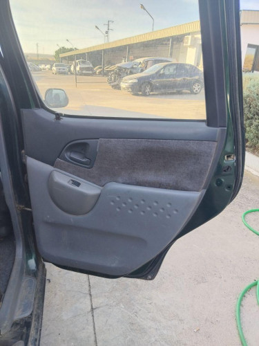 GUARNECIDO PUERTA TRASERA DERECHA Toyota Yaris Verso (NCP2/NLP2)(1999->) Toyota Yaris Verso (NCP2/NLP2)(1999->) 