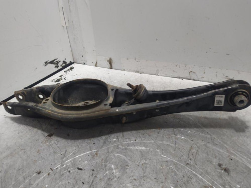 BRAZO SUSPENSION INFERIOR TRASERO IZQUIERDO Volkswagen TIGUAN (AD1) 