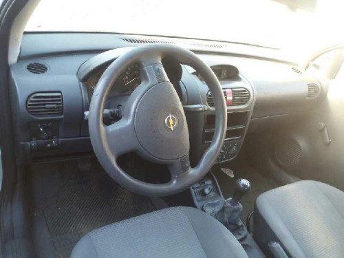 OPEL CORSA C — vehículo donante para recambios 