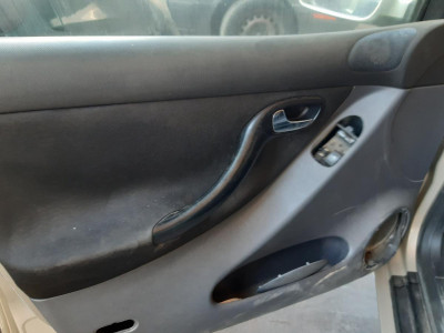 SEAT LEON (1M1)