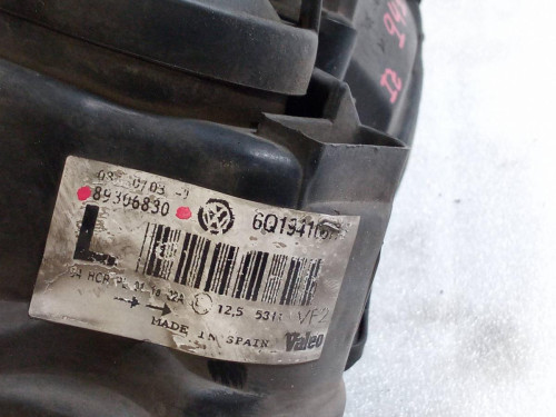 FARO IZQUIERDO Volkswagen POLO IV (9N1) 