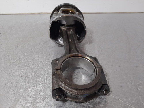  PISTON HYUNDAI TERRACAN (HP) 