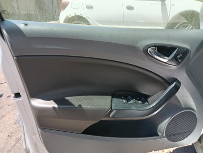 SEAT IBIZA BERLINA (6J5)