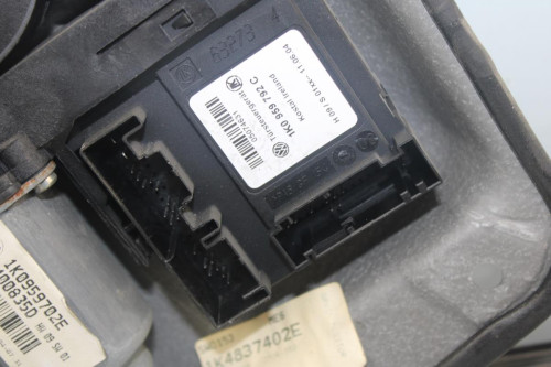 ELEVALUNAS DELANTERO DERECHO Volkswagen GOLF V (1K1)(10.2003) 
