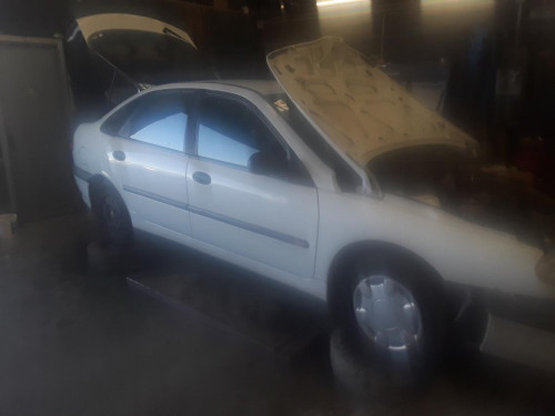  RENAULT LAGUNA (B56) 