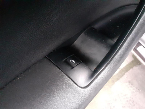 MANDO ELEVALUNAS DELANTERO DERECHO AUDI A3 (8P1) 