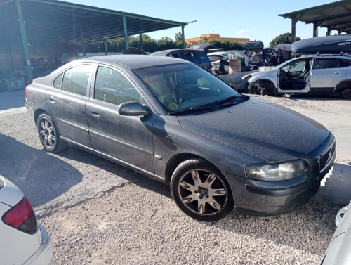  VOLVO S60 BERLINA 