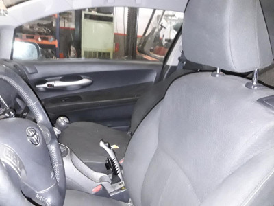TOYOTA AURIS (E15)