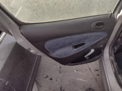 CERRADURA PUERTA TRASERA IZQUIERDA