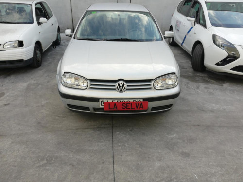 VOLKSWAGEN GOLF IV BERLINA (1J1)(10.1997) — vehículo donante para recambios 