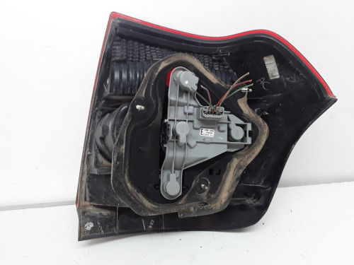 PILOTO TRASERO DERECHO TOYOTA COROLLA (E12) 