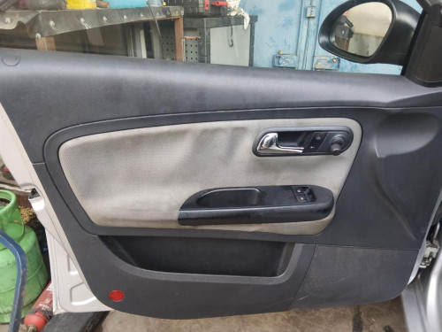 SEAT IBIZA (6L1) — автомобиль-донор на запчасти 