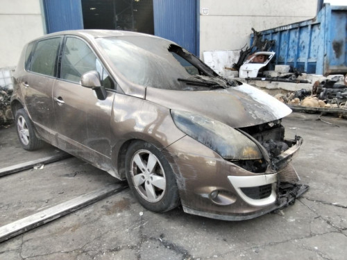 RENAULT SCENIC III (JZ) — vehículo donante para recambios 