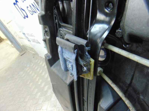  MERCEDES-BENZ CLASE C (BM 205) BERLINA 