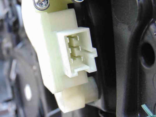  MERCEDES-BENZ CLASE C (BM 205) BERLINA 