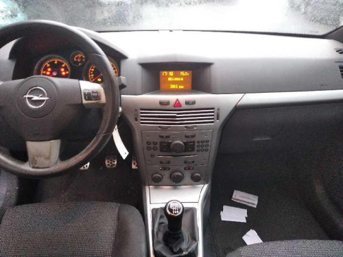  OPEL ASTRA H GTC 