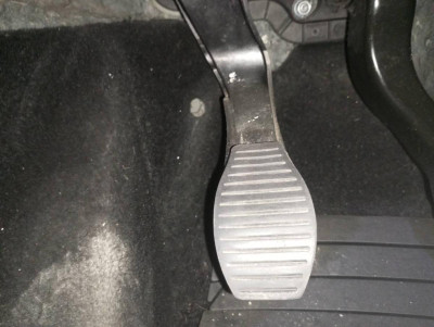 PEDAL EMBRAGUE