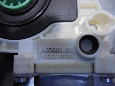 MOTOR ELEVALUNAS DELANTERO IZQUIERDO, MERCEDES-BENZ, CLASE CLA (BM 117)