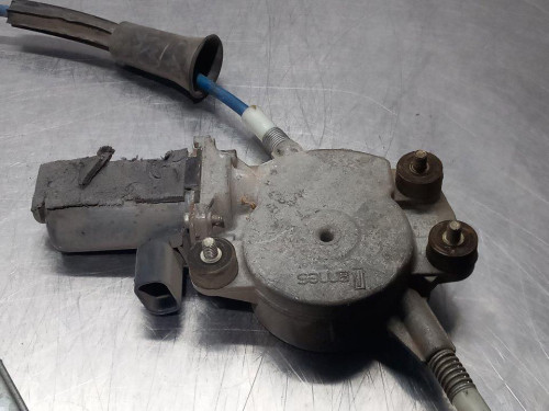  ELEVALUNAS DELANTERO DERECHO 